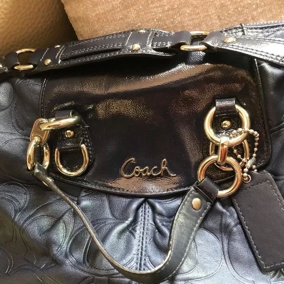 Coach Leather Signature C bag - Picture 2 of 13